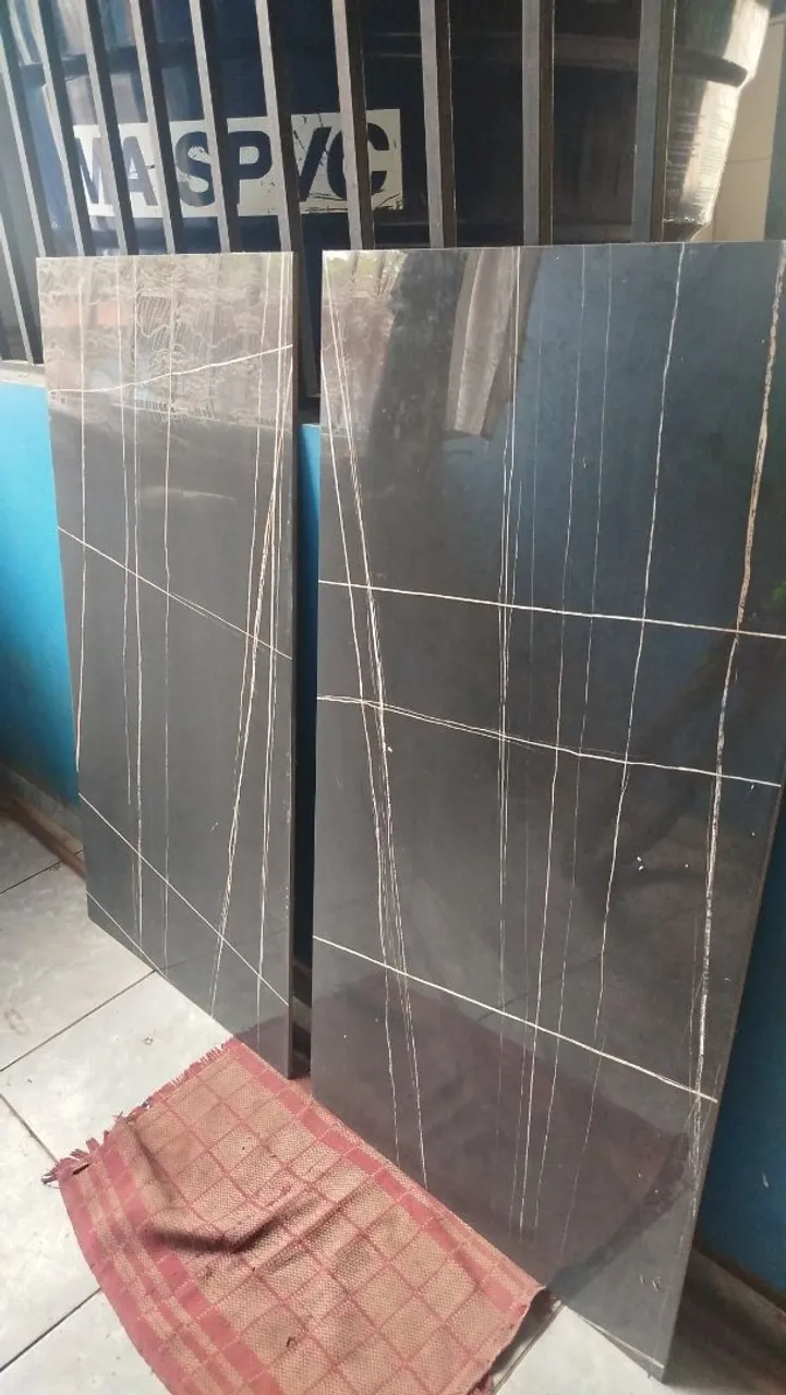 Vendo 2 porcelanatos de 1.20 por 60cm