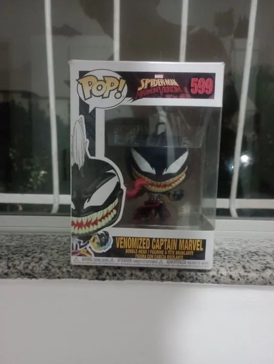 Funko Pop! Venomized Doctor Strange e Captain Marvel - Foto 2