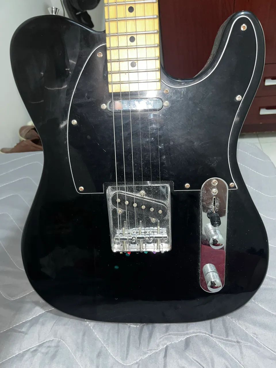 Guitarra stratocaster64288117969538121