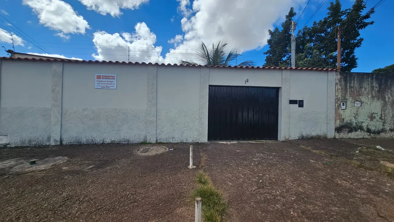 CASA AMPLA COM 03 QUARTOS NO CÉU AZUL