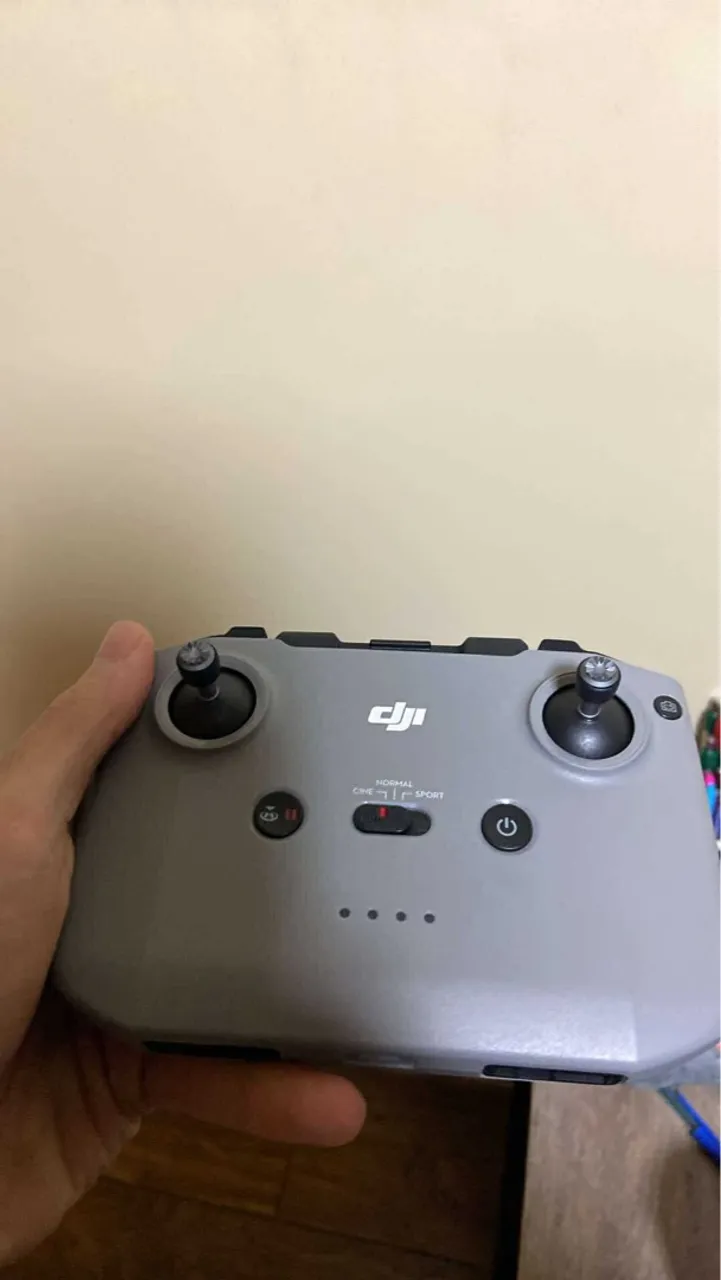 DJI Mini 2 com acessórios, documentos e certificado