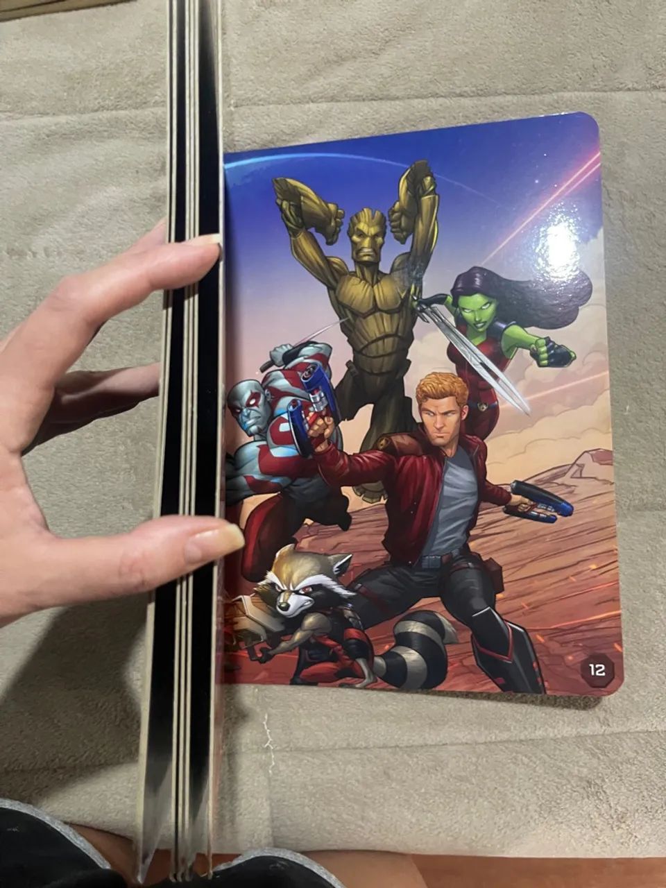 Lindo Livro Guardiões da Galáxia capa e páginas duras Marvel