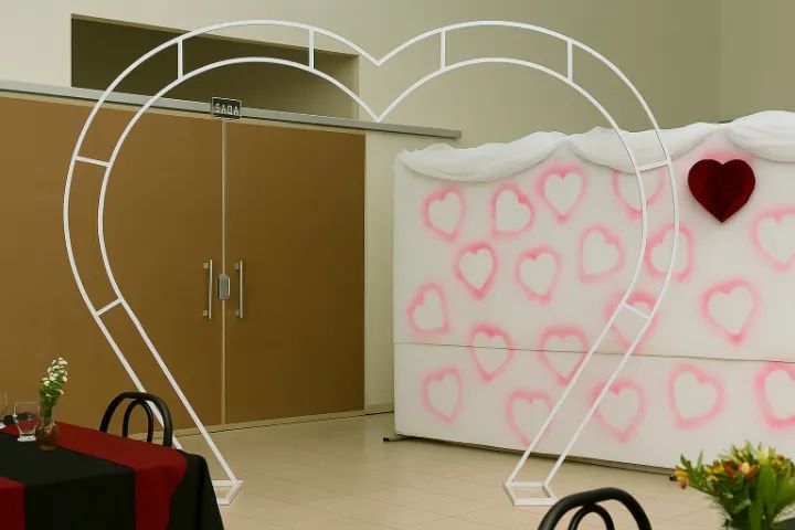 Arco Em Formato De Coração Decoração Para Casamento (Usado) - Foto 2