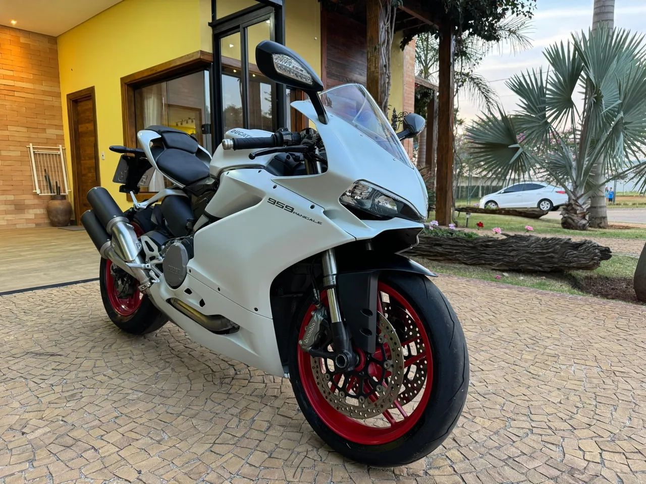 Ducati 959 Panigale 2017 19.000km vendo troco financio 