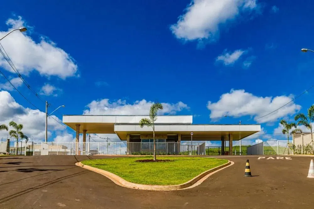 Terreno com 446 m² no Ondas