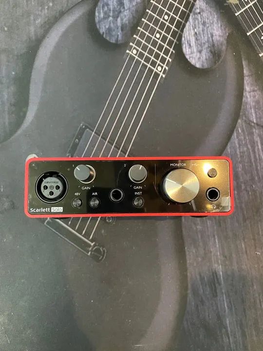 Focusrite Scarlett Solo 3ª Geração - Interface de Áudio