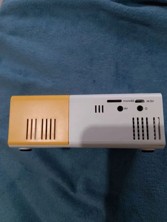 Mini Projetor Portátil  - Foto 4