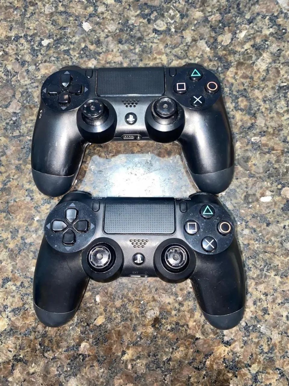 2 controles e jogos FIFA 19, FIFA 20 e king of fighter XIV  - Foto 2
