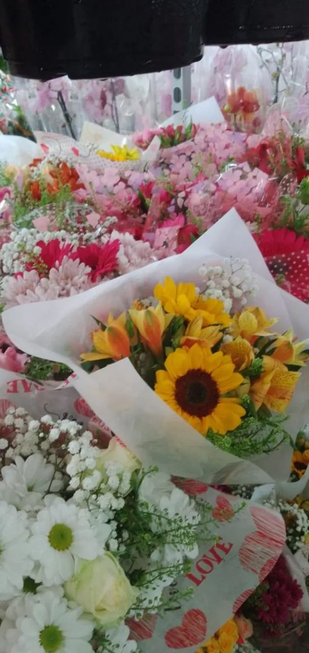 Buquês de flores naturais/ entrega grátis  - Foto 3