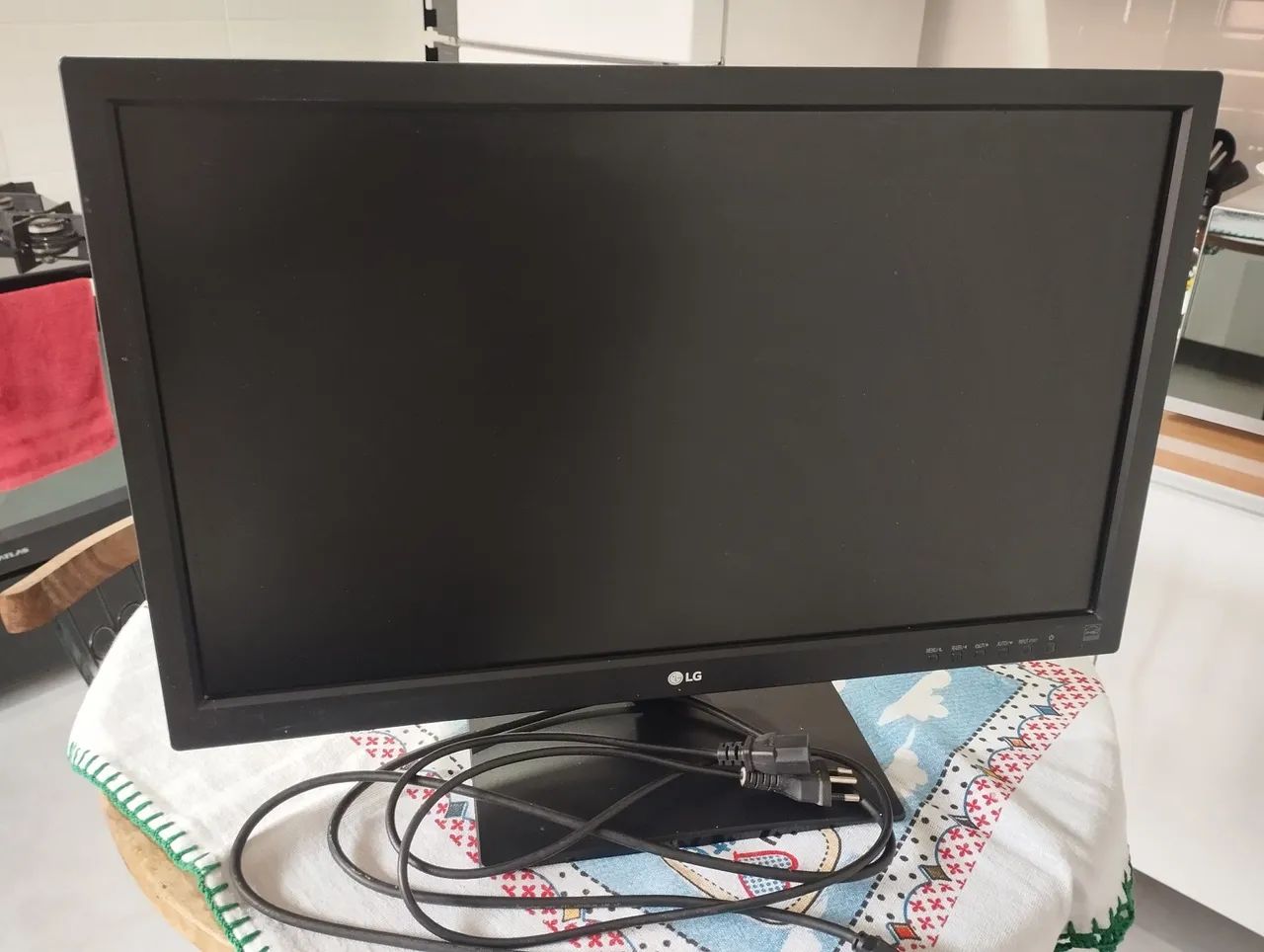 Monitor LG 24 polegadas + GTX 1050 ti 4gb + memória ram 8gb + AMD RYZEN ...