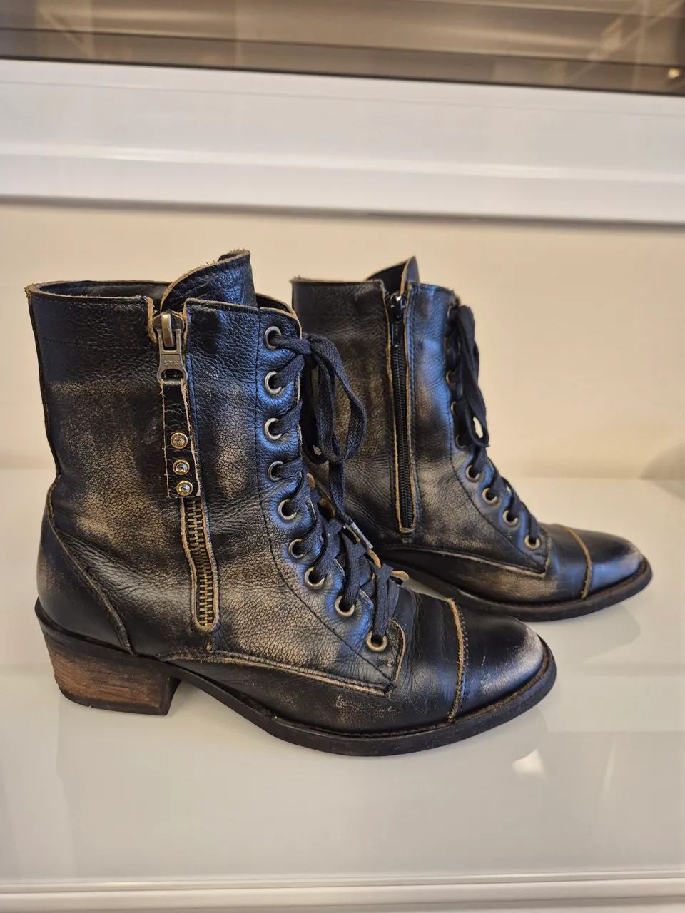 Botas de couro pretas - Foto 2