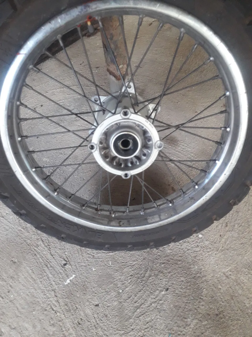 150 $ Aro 17 trazeiro a disco bros