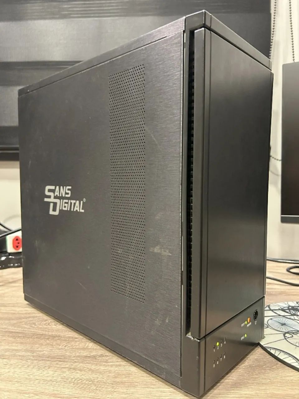 Storage NAS 8 Baias | 16Gb DDR3 | 10 TB | TRUENAS SCALE - Foto 3