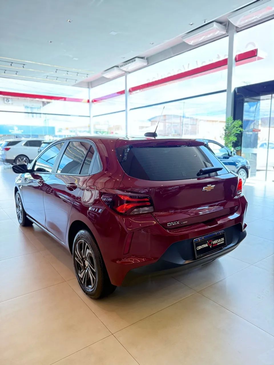 Onix LT 2 2024 com 5.000km na CENTRAL VEÍCULOS  - Foto 2