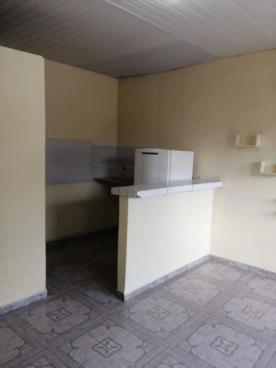 ALUGO KITNET PQ DAS LARANJEIRAS