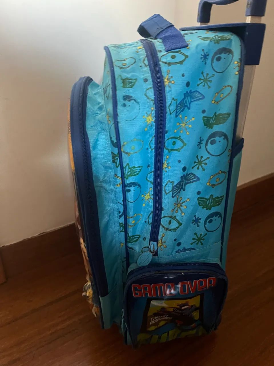 Mochila de rodinhas e lancheira térmica 