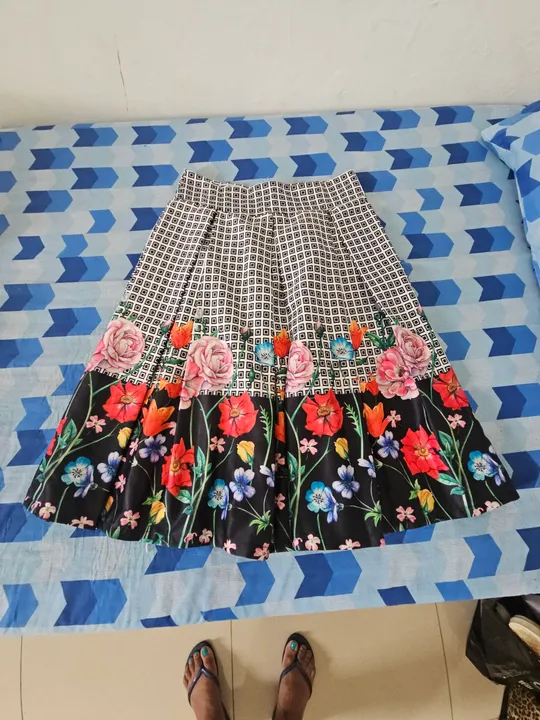 Saia midi estampada floral
