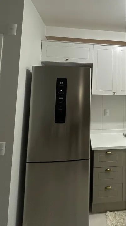 Geladeira inverter Electrolux - Nova