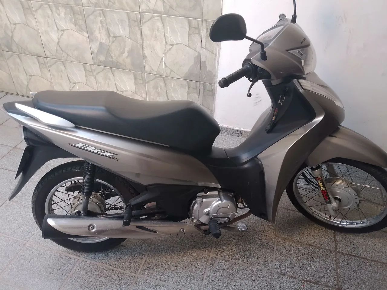 Moto toda revisada e só pega e andar  - Foto 2