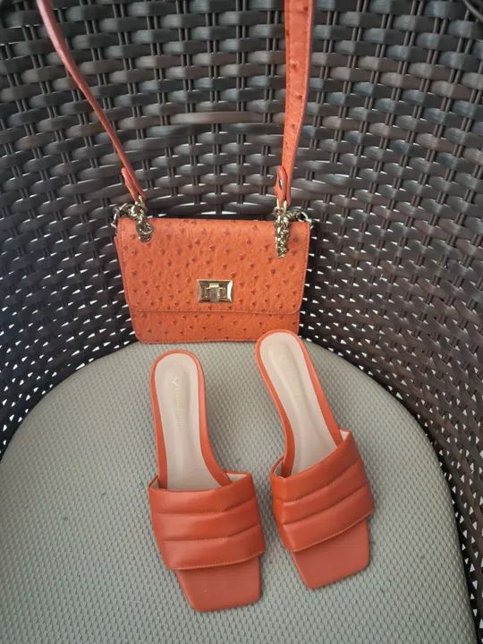  Conjunto de Bolsa de ombro e tamanco  - Foto 4