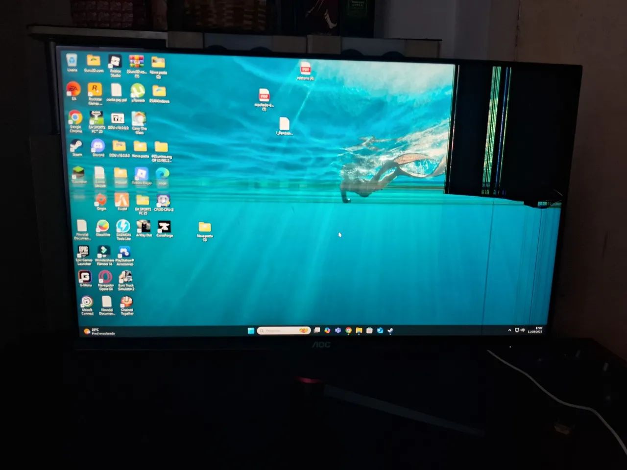 Monitor com problema na tela64231147059331120