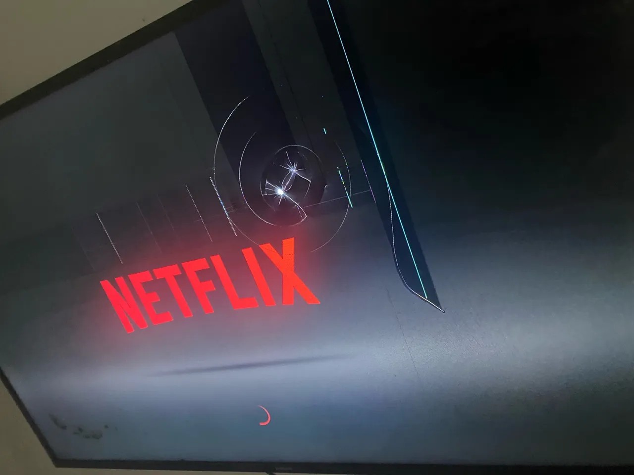 TV com tela danificada -