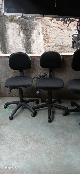 Cadeiras de escritório sem braço Giratórias com rodinhas,$130 cada uma