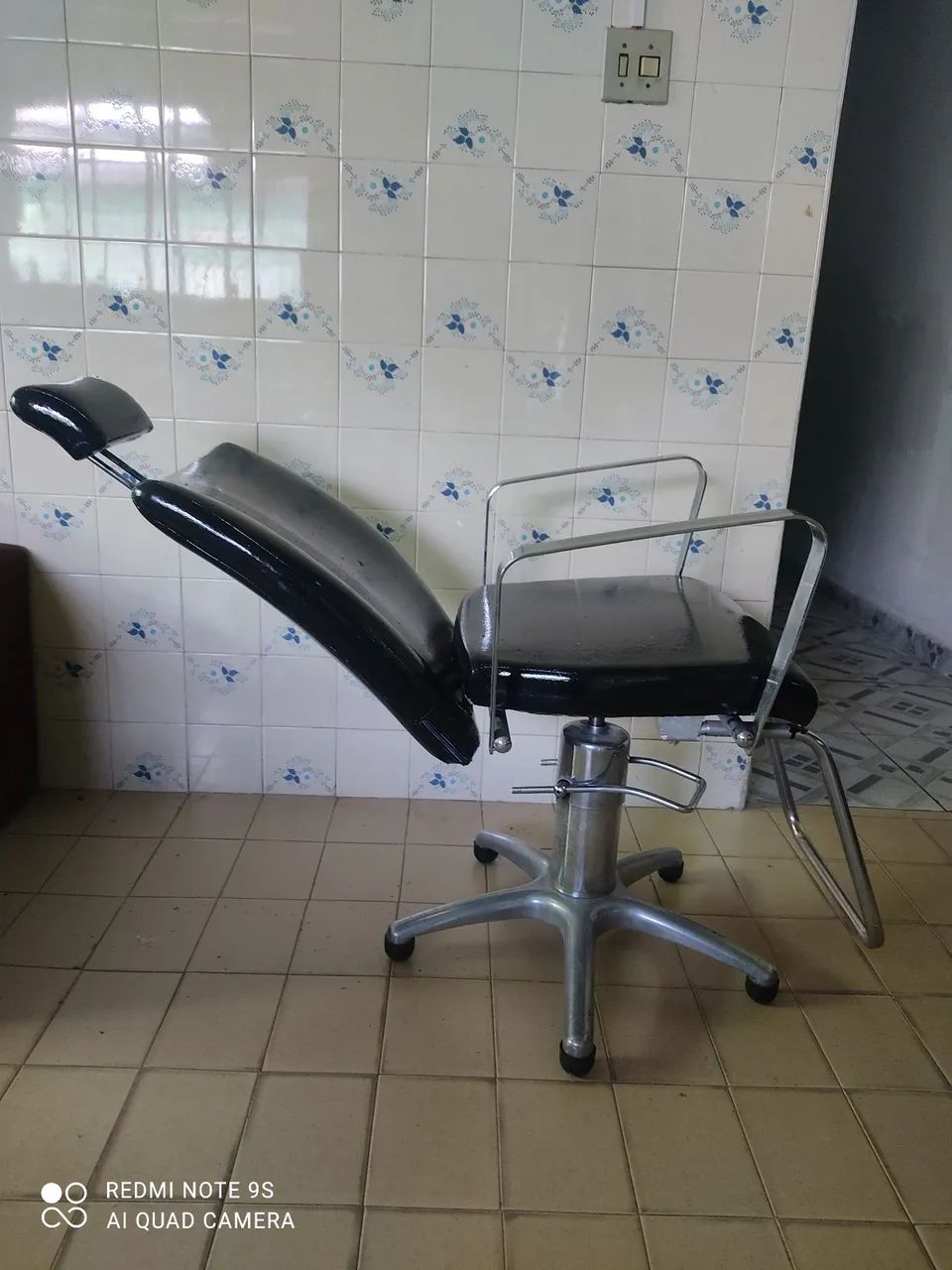 Cadeira de barbeiro/cabeleireiro profissional - Foto 2
