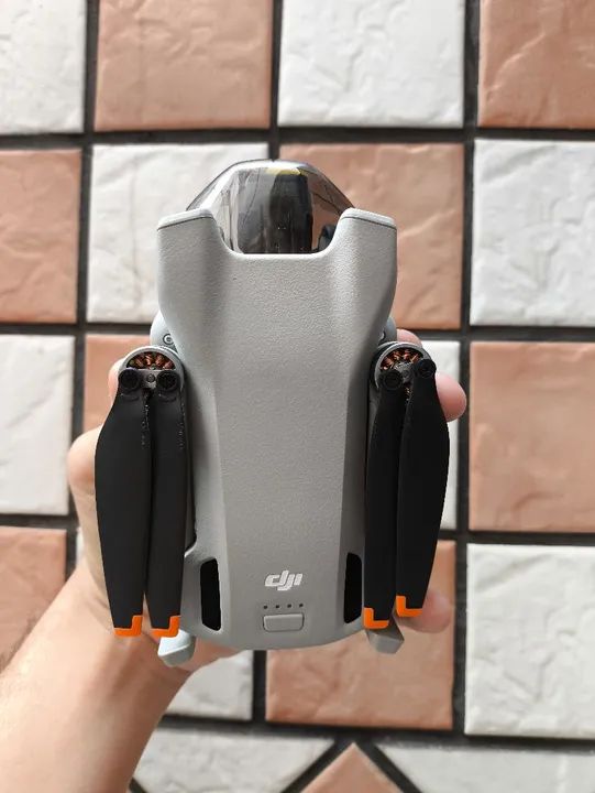 Dji mini 3 com tela, filma em 4k30 fps, gimbal 3 Eixos, voa até 10km,motores Brushless  - Foto 5