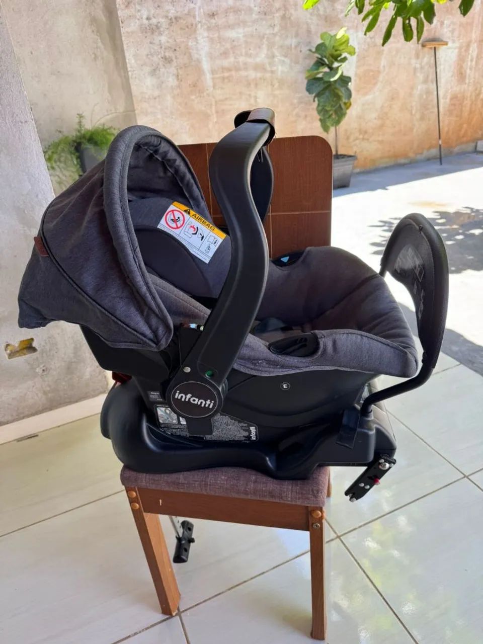 Carrinho de bebê com bebê conforto epic lite - Foto 3