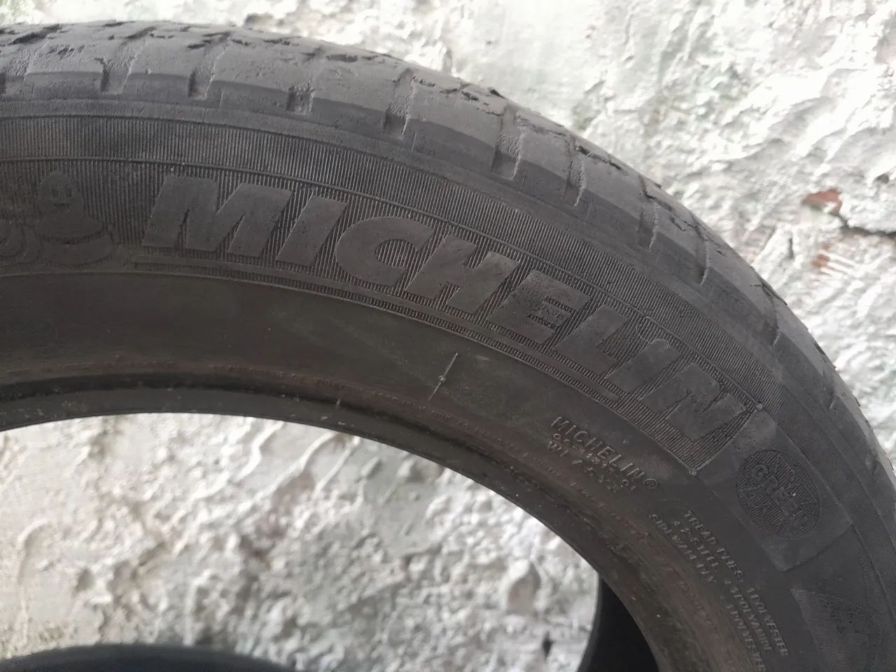 Peneu 64842832780161124