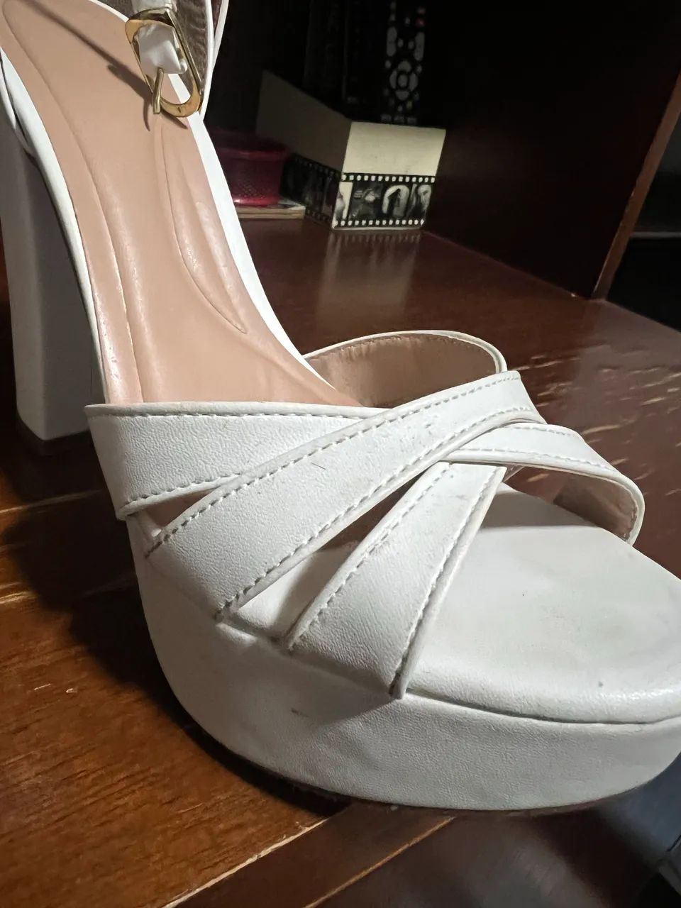 Sapato de salto branco  - Foto 2