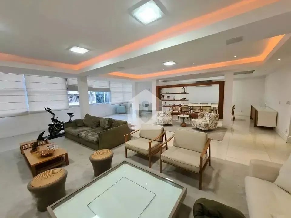 Reformado - Andar alto - 4 Quartos , 3 Suítes