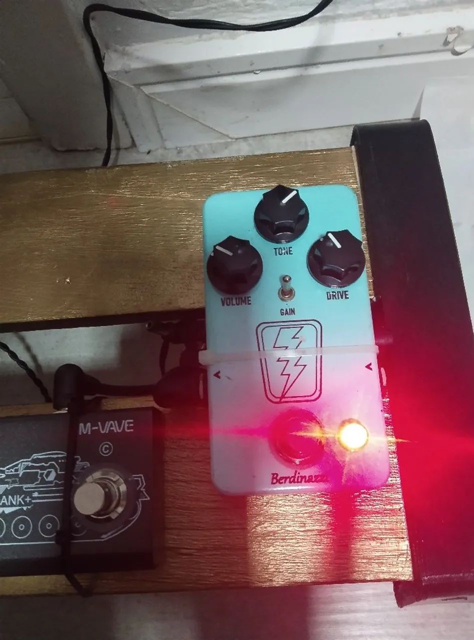 Pedal de Overdrive Bolt berdinazzi