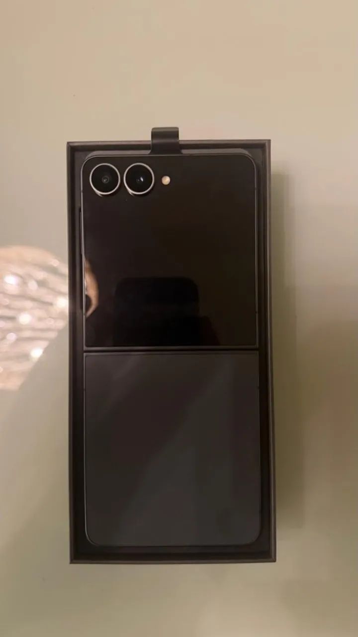 Z FLIP 8 - Foto 3