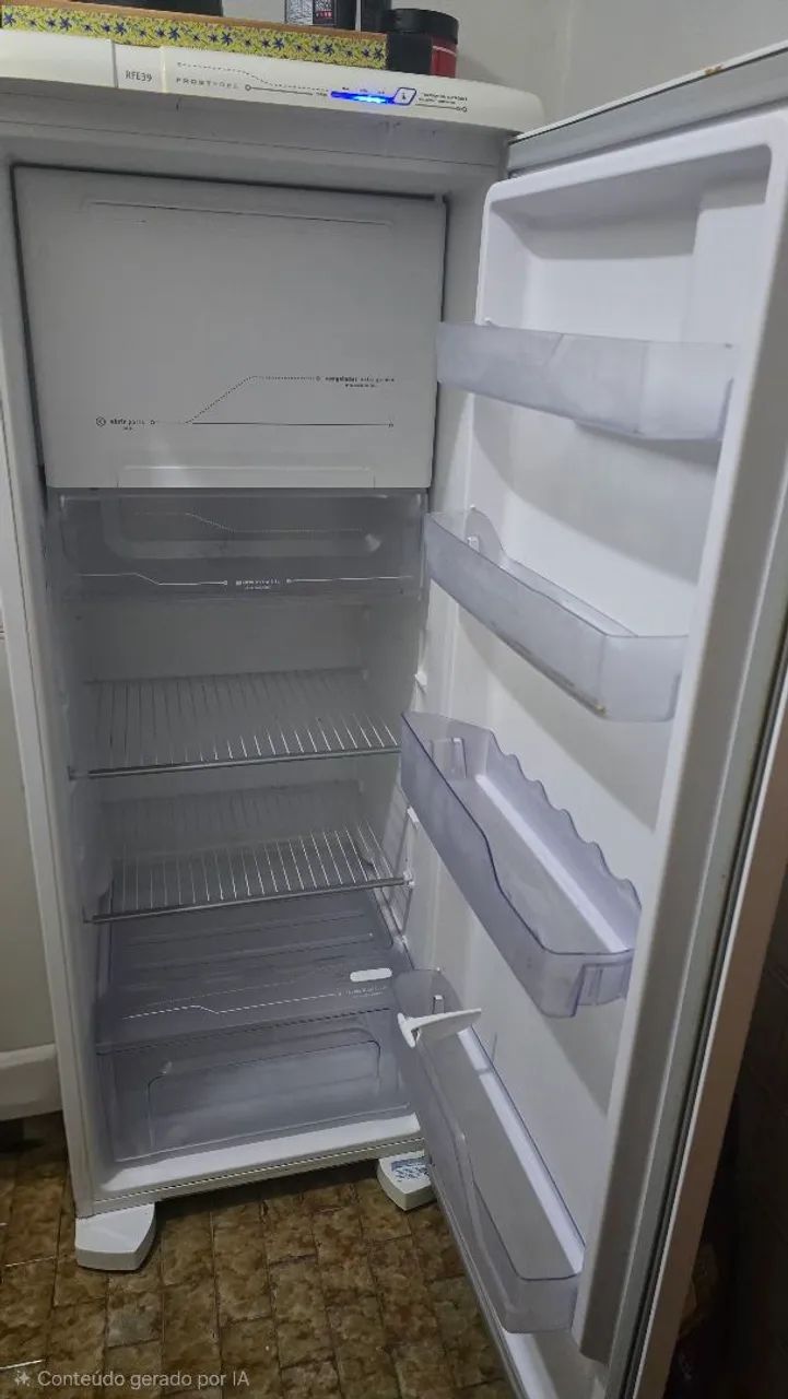 Geladeira Electrolux rfe39 322L frost free - Foto 2
