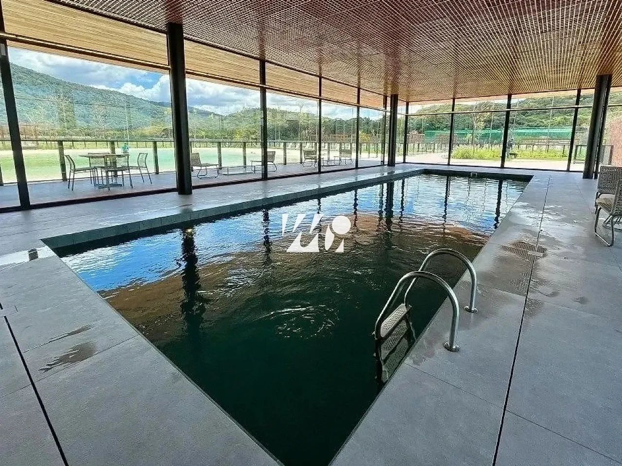 Terreno no Condomínio Reserva da Pedra - Fundos para o Lago - mrt