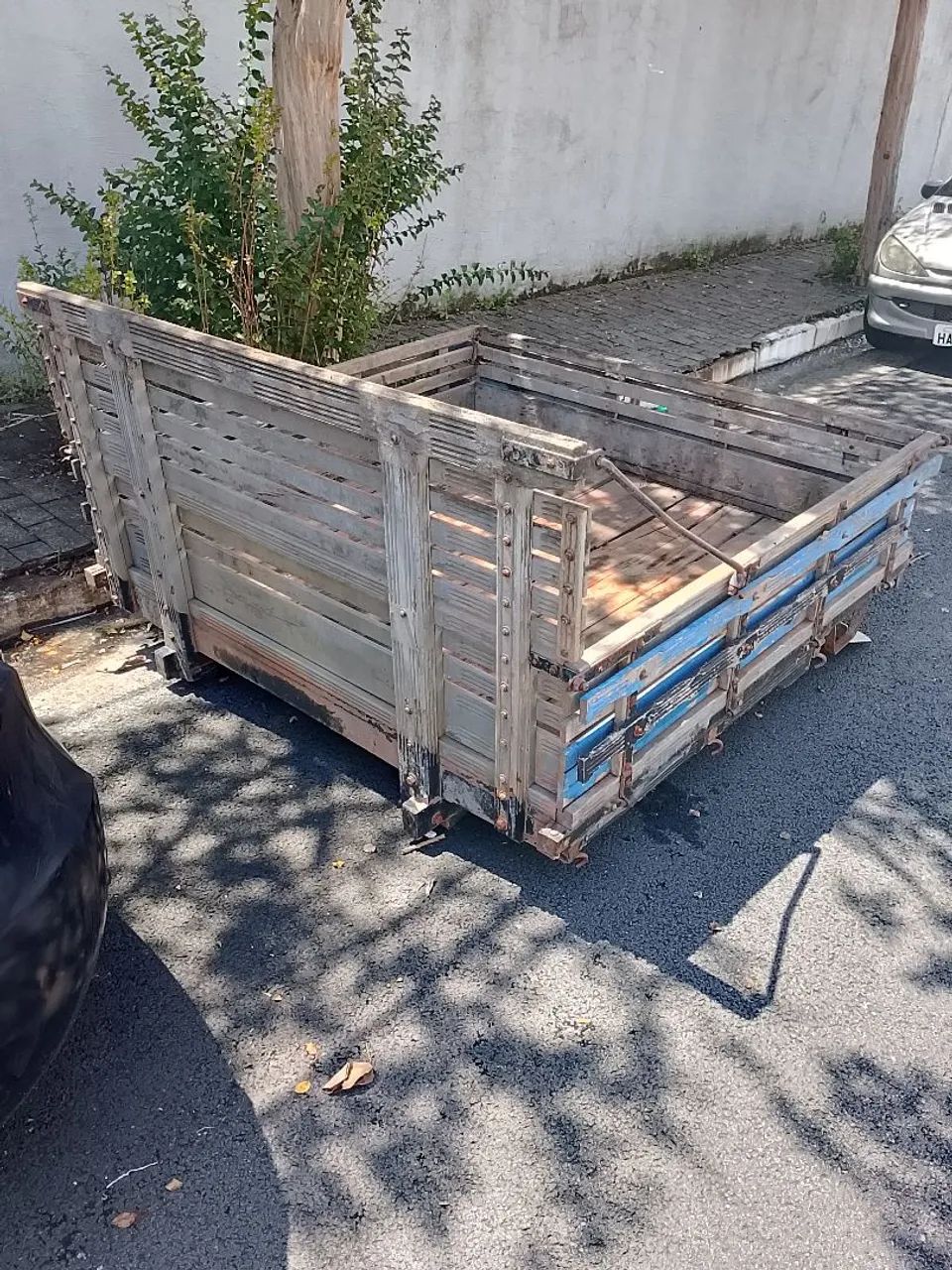 Carroceria praticamente nova  - Foto 2