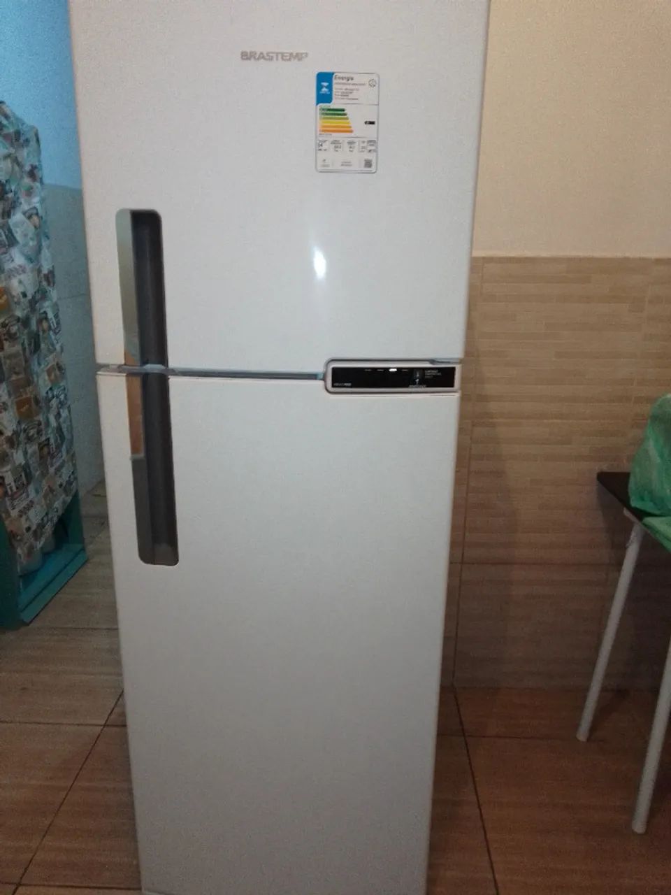 GELADEIRA BRASTEMP 375L +FRIGOBAR PHILCO 67L + FOGÃO ESMALTEC 4 BOCAS+SOFÁ 2 LUGARES - Foto 3