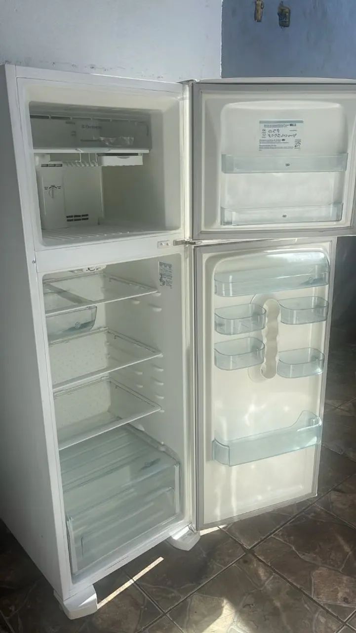 Vendo geladeira usada funcionando perfeitamente  - Foto 3