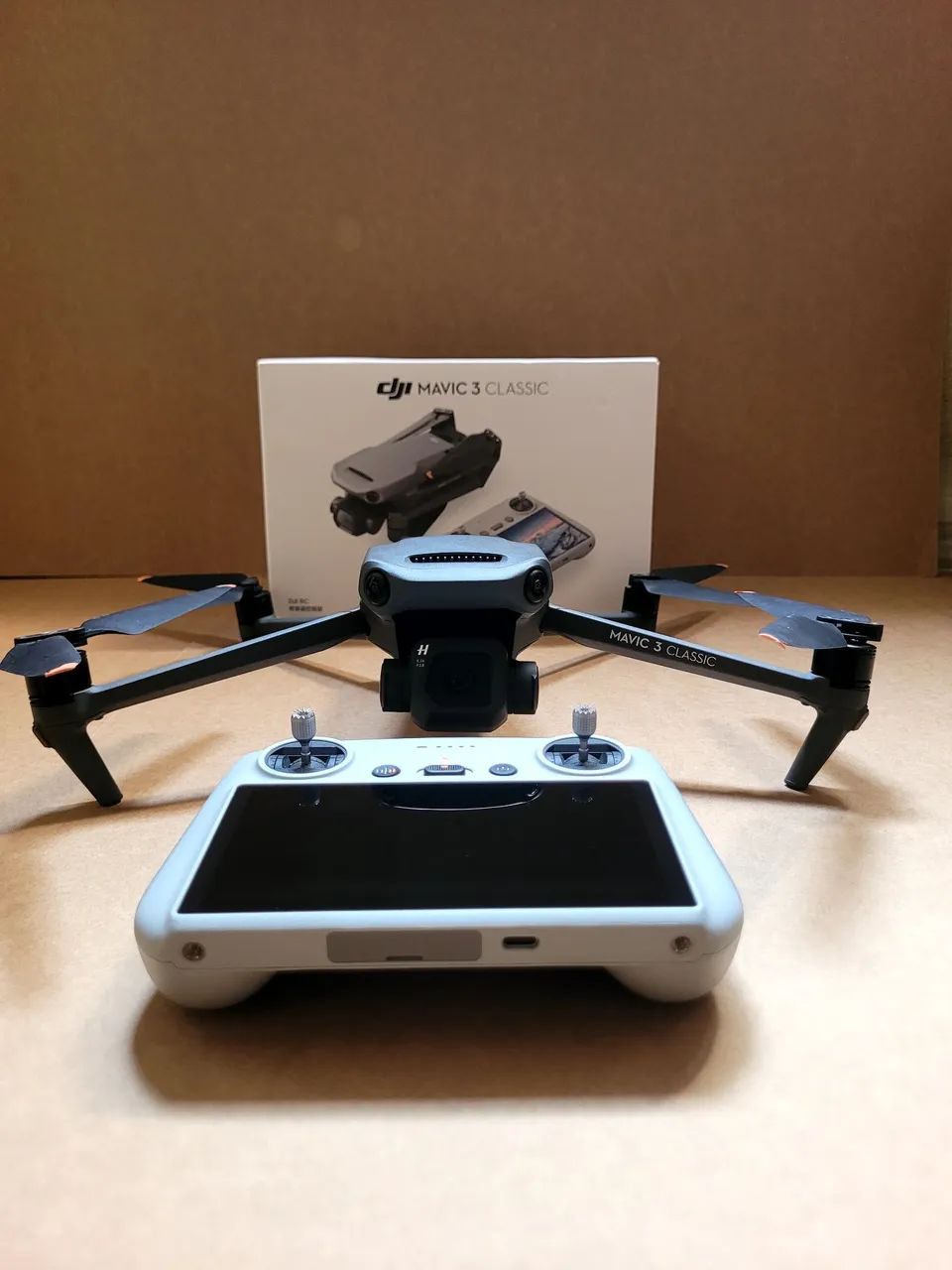 Drone DJI Mavic 3 Classic  - Foto 2