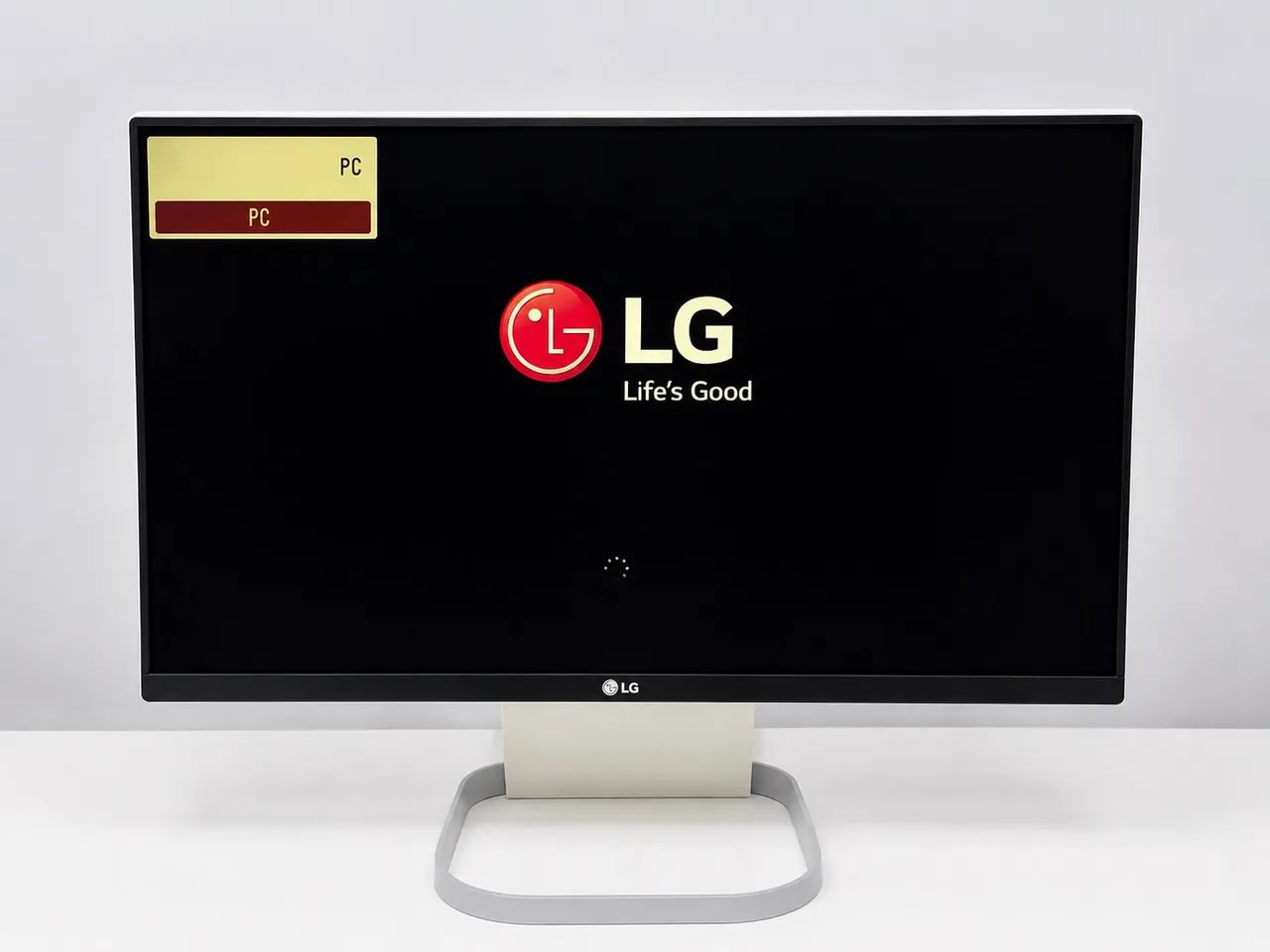 ? All in One LG 24V550 - Tela 24? - HDMI, USB e TV - Foto 2