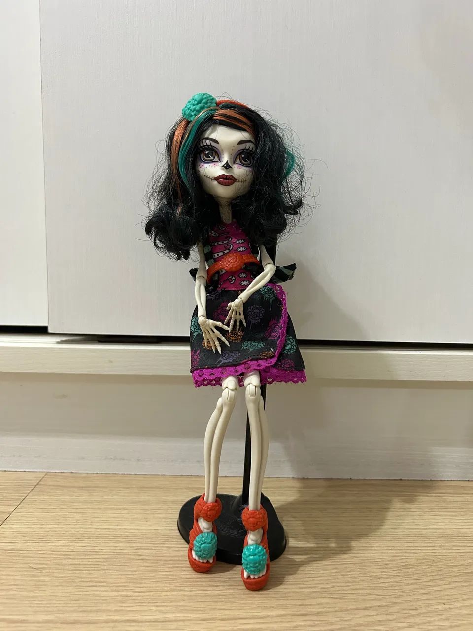 Boneca Monster High Skelita Caravelas - Art Class (G1) 2013