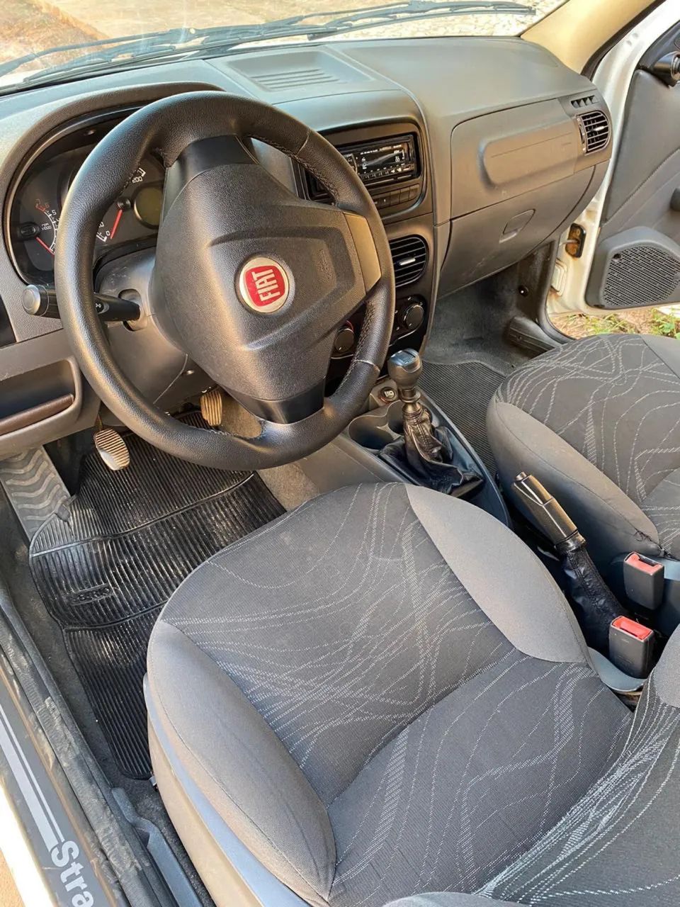 Fiat Strada Working Celeb.1.4 Fire Flex 8V CD 2014 - Foto 4