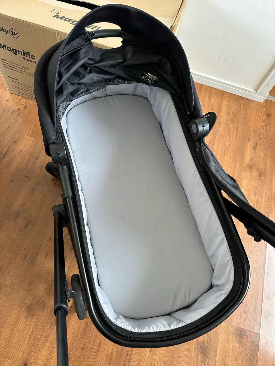 Carrinho com bebê conforto, base e moisés Safety  - Foto 4