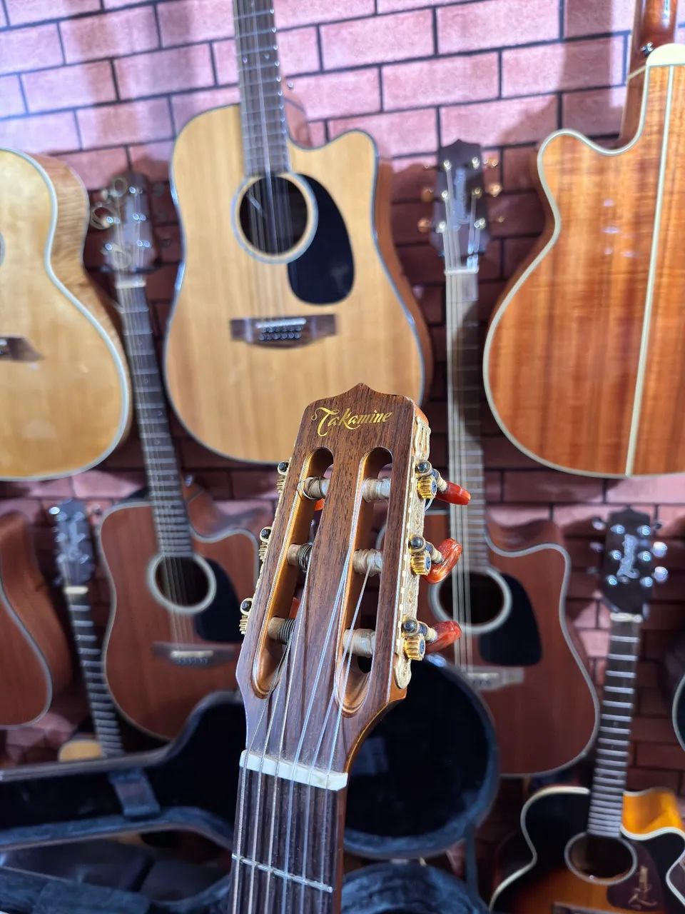 Violão Takamine Japonês Nylon NPT110 tampo cedro sólido pré Accuracoustic ANALISO TROCAS - Foto 4