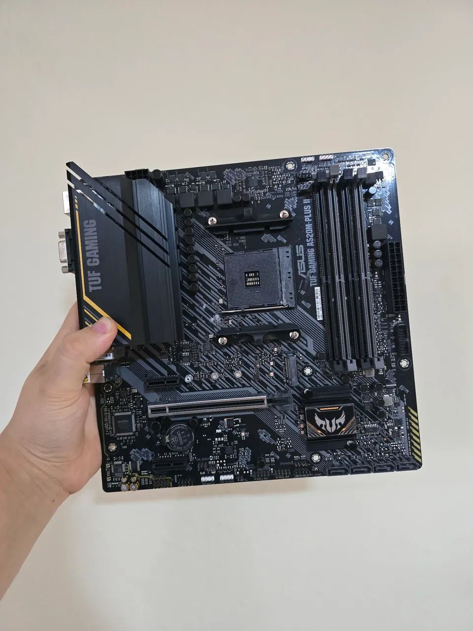 Placa mãe A520M TUF GAMING PLUS - Foto 2