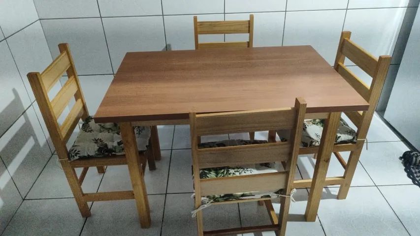 Table with 4 Chairs65204504624641121