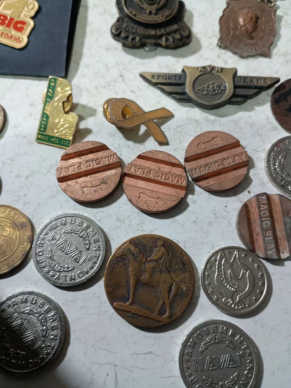 Medalhas/ souvenir/fichas antigas - Foto 2