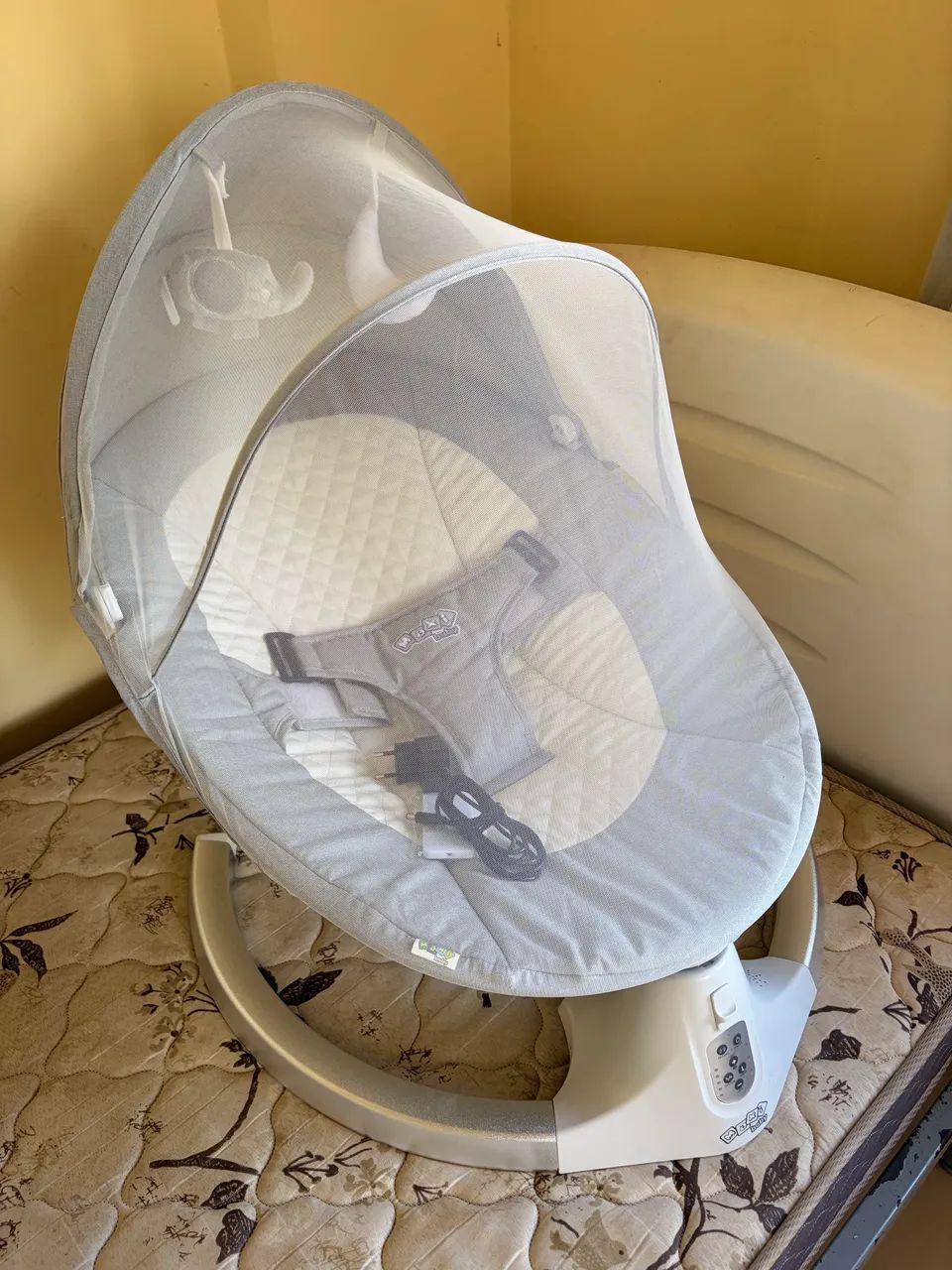 Cadeira de balanço automática elétrica para bebê  - Foto 5